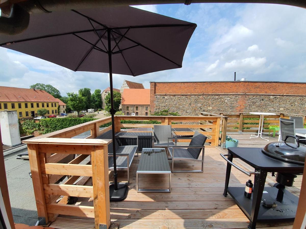 Gemuetliche Dachwohnung Mit Kleiner Oder Grosser Dachterrasse Nebeneinander Wolmirstedt Exteriér fotografie