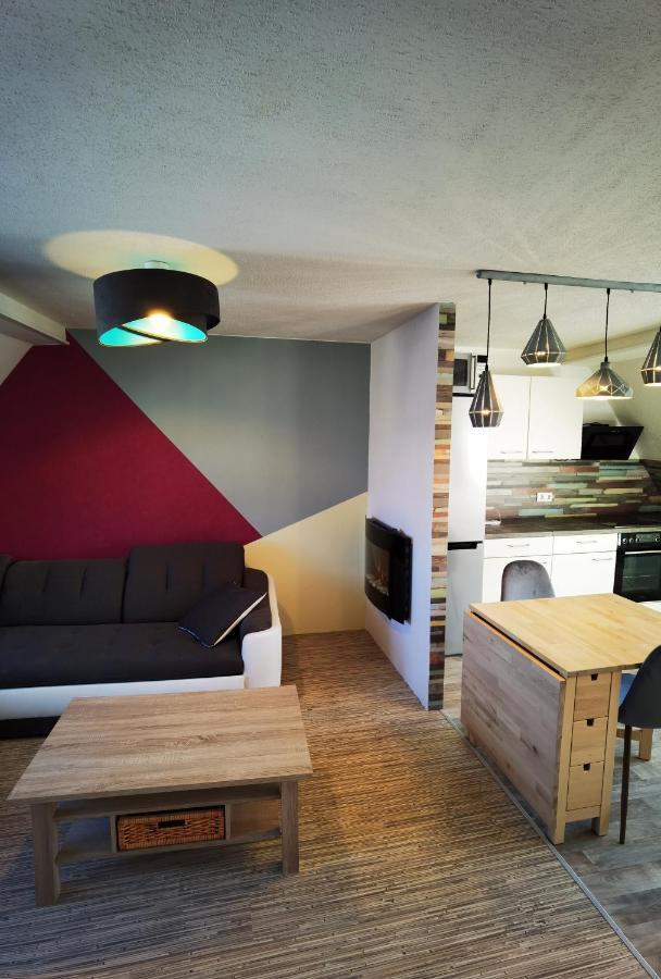 Gemuetliche Dachwohnung Mit Kleiner Oder Grosser Dachterrasse Nebeneinander Wolmirstedt Exteriér fotografie