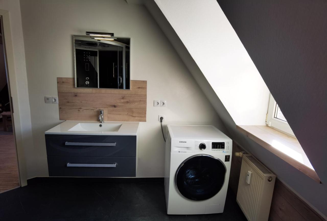 Gemuetliche Dachwohnung Mit Kleiner Oder Grosser Dachterrasse Nebeneinander Wolmirstedt Exteriér fotografie